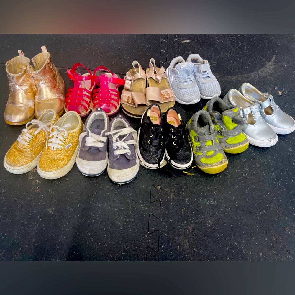 9 pairs of kids size 6 shoes